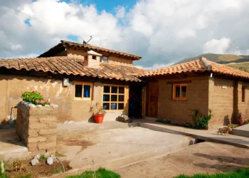 Houses of Karanki, a best seller of Go Galapagos